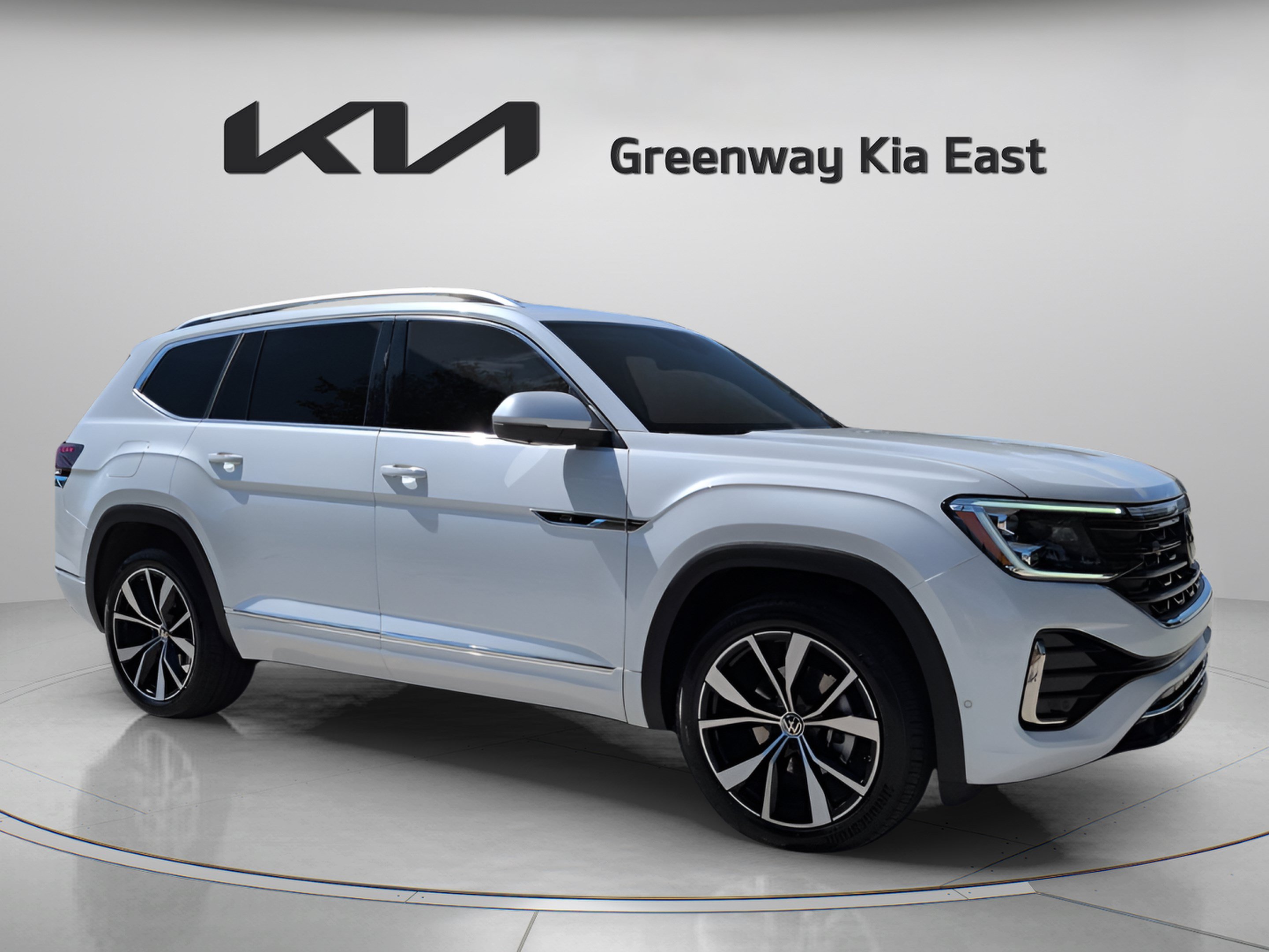 Used 2026 Volkswagen Atlas SEL Premium R-Line AWD/4WD image 3