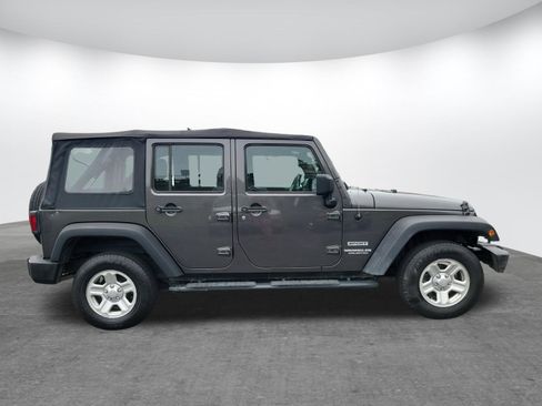 Used 2017 Jeep Wrangler Unlimited Sport w/ Connectivity Group AWD/4WD image 2