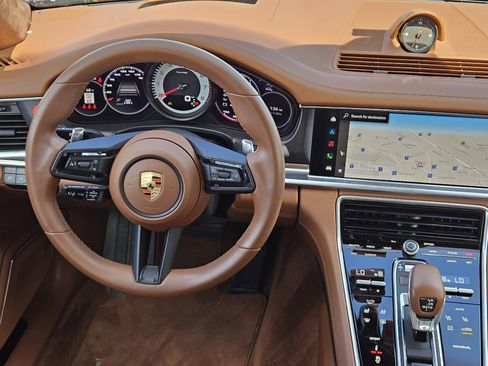 Certified 2023 Porsche Panamera 4 Platinum Edition image 25