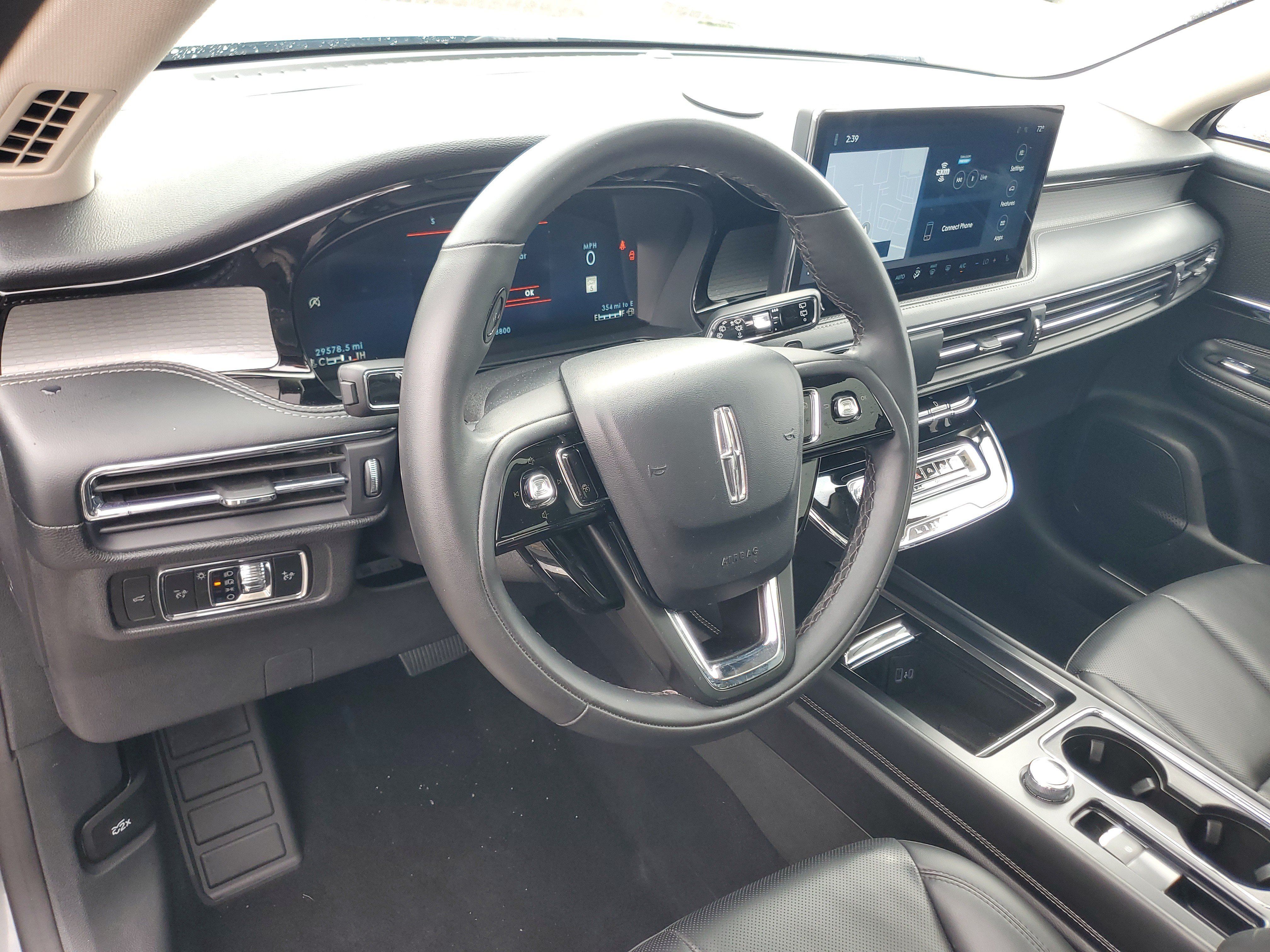 Certified 2023 Lincoln Corsair AWD w/ Equipment Group 101A image 13