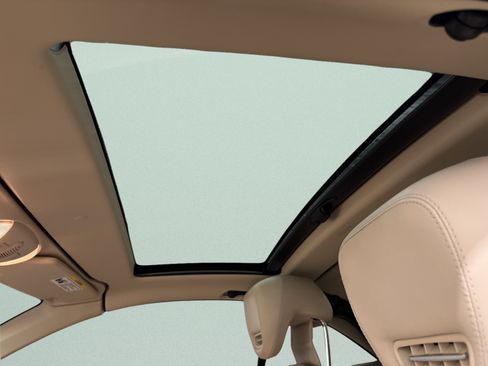 Used 2011 Mercedes-Benz SL 550 image 19