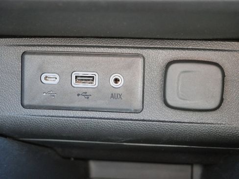 Used 2023 Buick Encore GX Essence w/ Experience Buick Package image 25