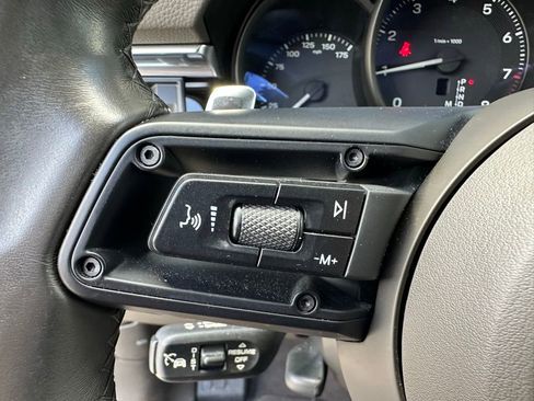 Certified 2023 Porsche Macan AWD/4WD image 25