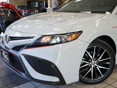 Used 2022 Toyota Camry SE image 20