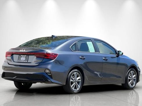 Used 2023 Kia Forte LXS FWD image 4