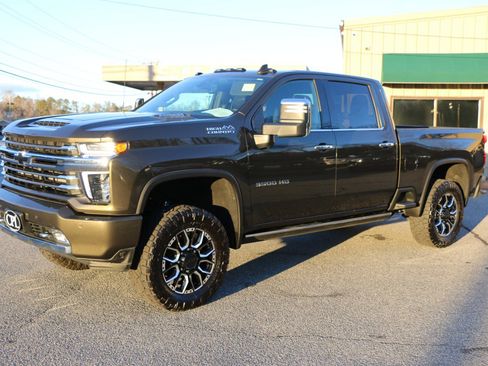 Used 2022 Chevrolet Silverado 3500 High Country w/ Z71 Off-Road Package image 1