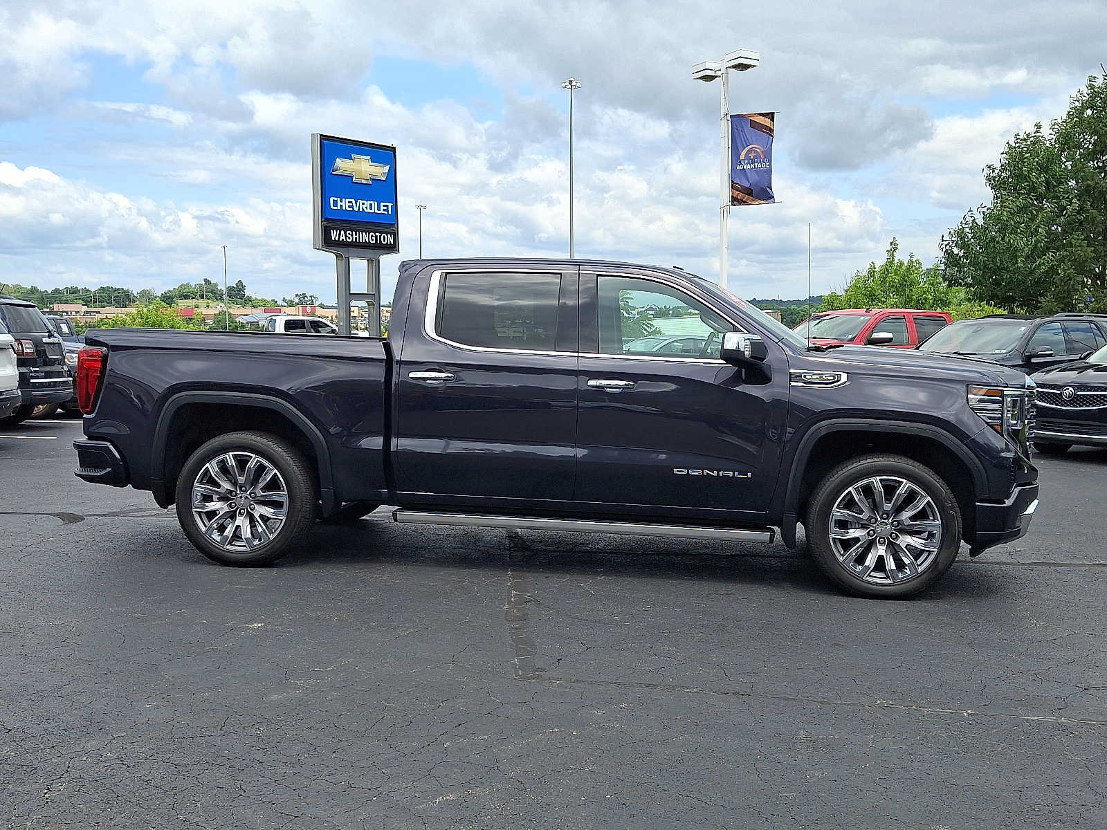 Used 2024 GMC Sierra 1500 Denali w/ Denali Reserve Package AWD/4WD image 7