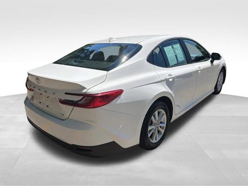 Used 2025 Toyota Camry LE FWD image 4