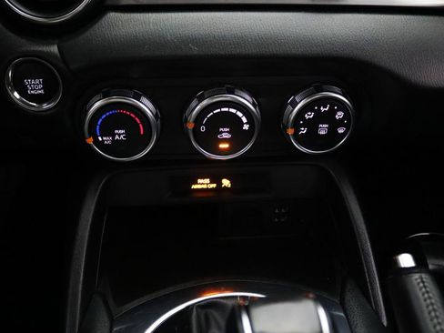 Used 2017 FIAT 124 Spider Classica RWD image 24