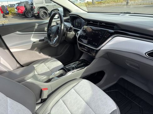 Used 2023 Chevrolet Bolt EUV Premier w/ Sun & Sound Package image 29