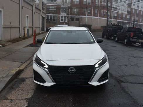 Used 2025 Nissan Altima 2.5 SV image 3