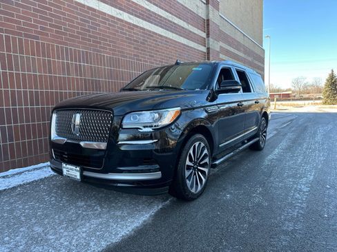 Used 2023 Lincoln Navigator L Reserve image 4
