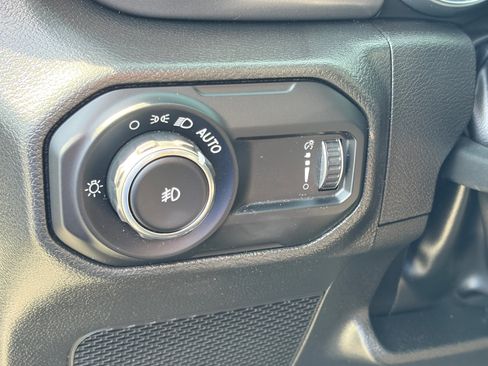 Used 2023 Jeep Wrangler Unlimited Sport AWD/4WD image 17
