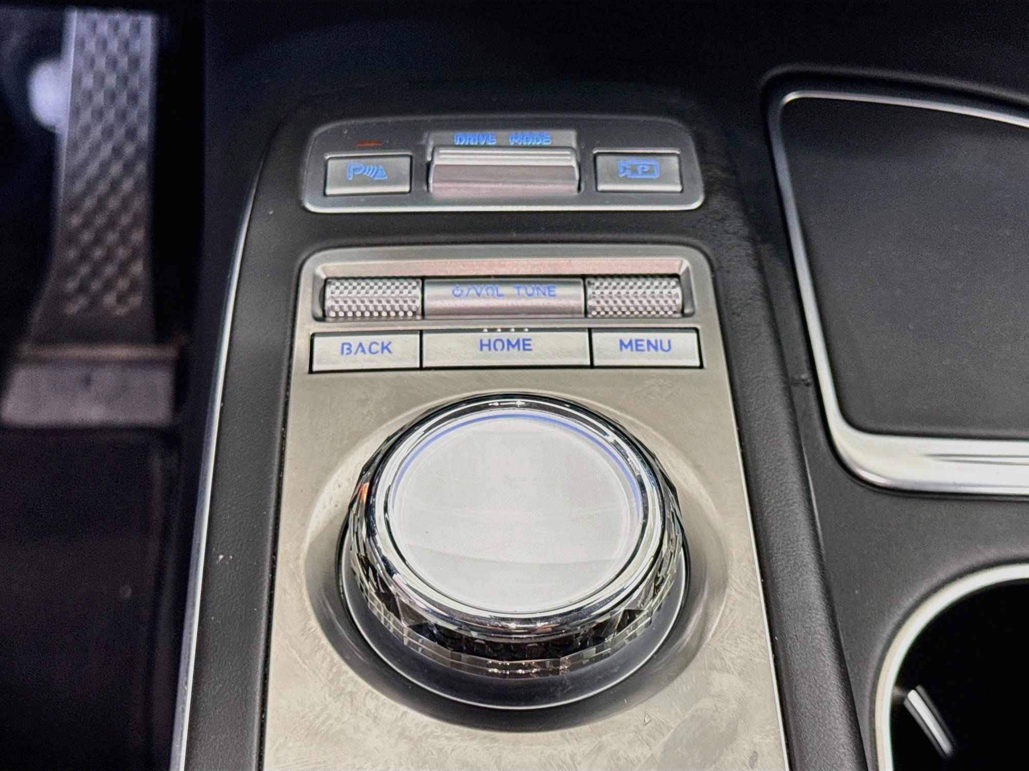 Used 2025 Genesis GV70 2.5T AWD/4WD image 26