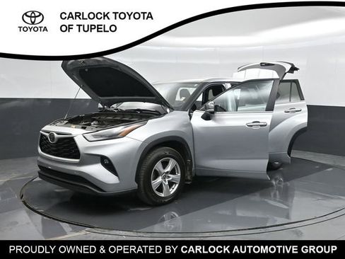 Used 2024 Toyota Highlander LE image 42
