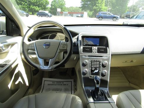 Used 2016 Volvo XC60 T5 Premier image 25