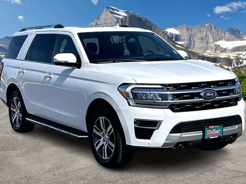 Used 2022 Ford Expedition Limited image 12