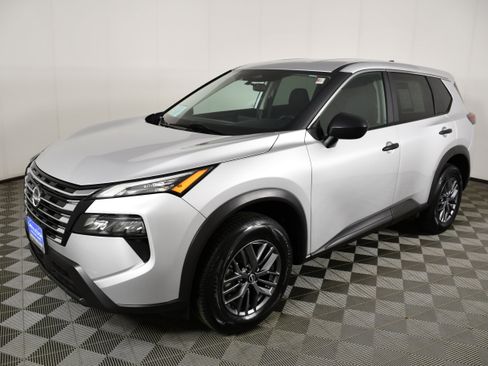 Used 2024 Nissan Rogue S AWD/4WD image 10