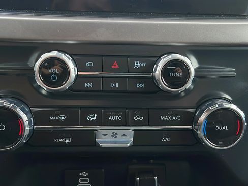Used 2025 Ford F150 XLT w/ Equipment Group 301A Standard AWD/4WD image 19