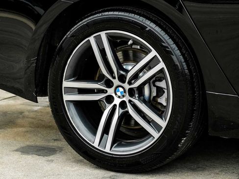 Used 2021 BMW 530i w/ Convenience Package RWD image 55