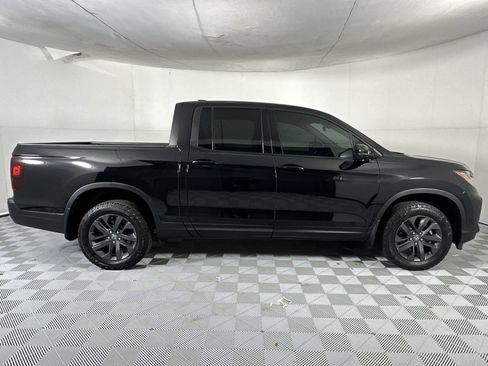 Used 2025 Honda Ridgeline Sport image 9