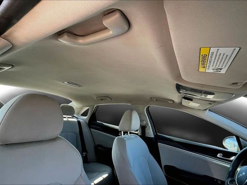 Used 2022 Kia K5 LXS image 26