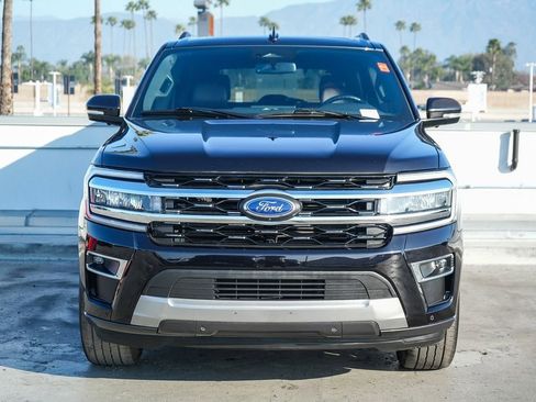 Used 2024 Ford Expedition Limited image 3
