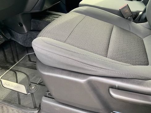 Used 2021 Chevrolet Silverado 2500 Custom w/ Custom Value Package image 16