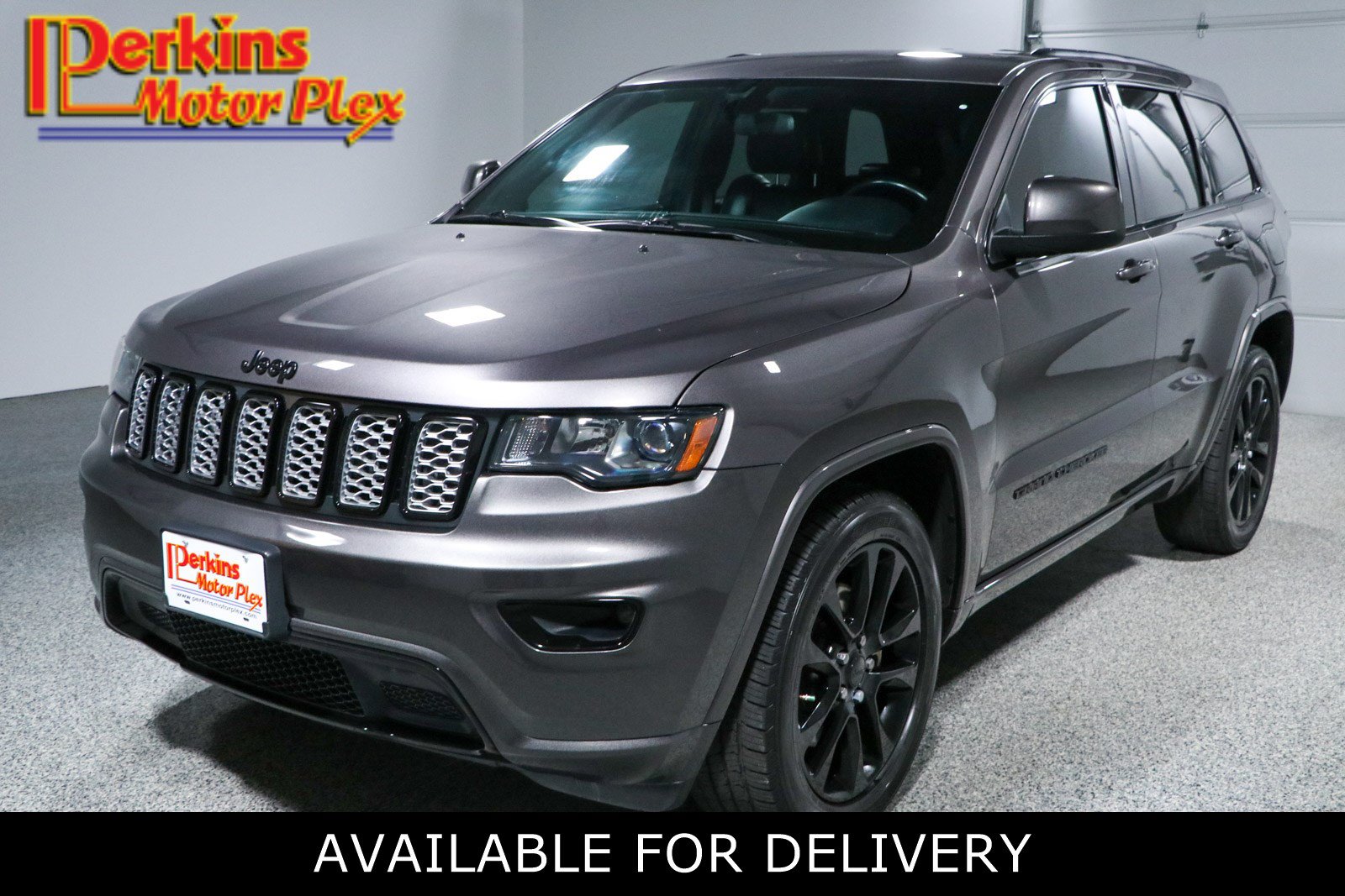Used 2021 Jeep Grand Cherokee Laredo X RWD image 1