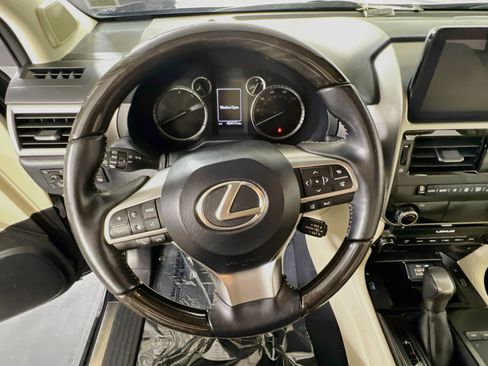 Used 2022 Lexus GX 460 Premium w/ Premium Package AWD/4WD image 11