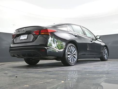 Used 2025 Nissan Altima 2.5 SV FWD image 36