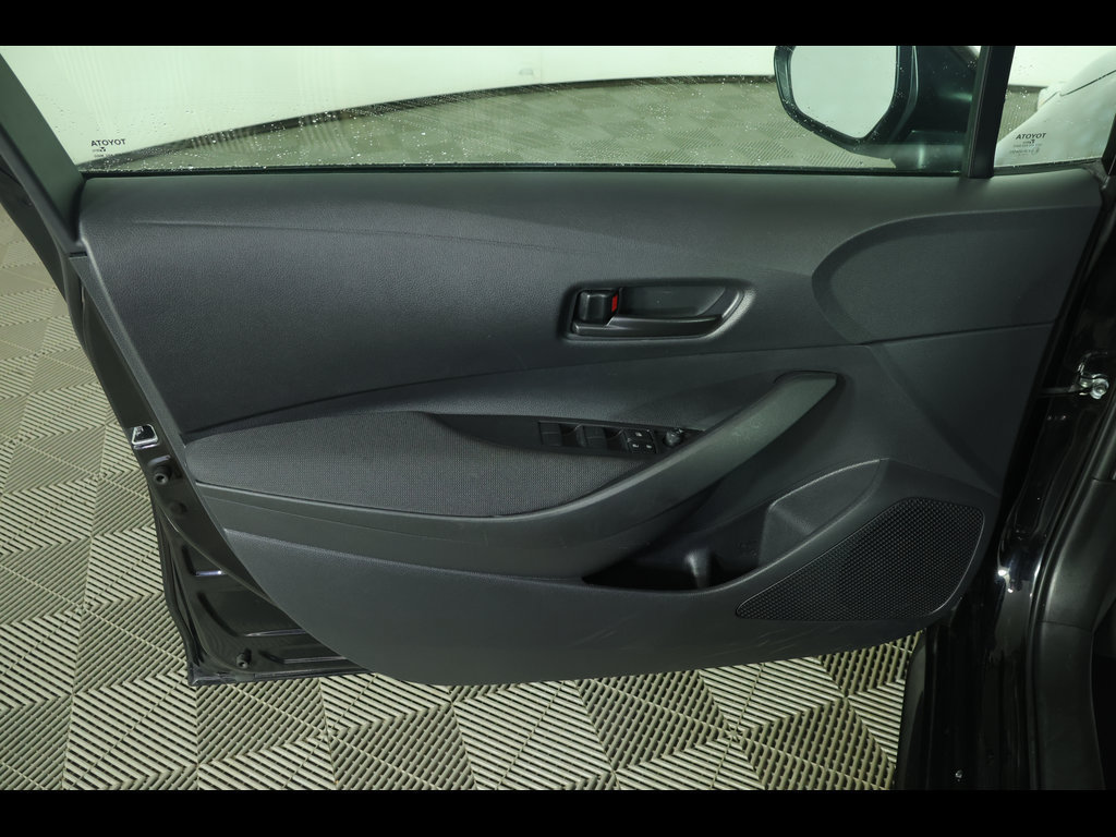 Used 2025 Toyota Corolla LE FWD image 21