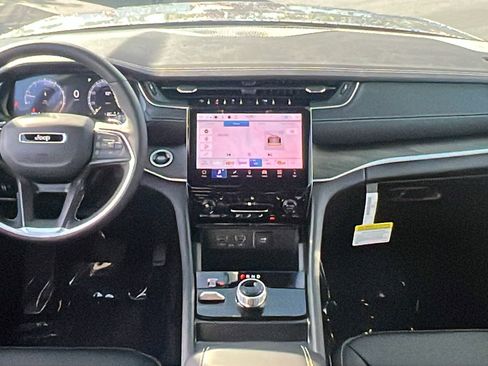 New 2025 Jeep Grand Cherokee Limited w/ Trailer Tow Package image 20