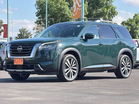 Used 2023 Nissan Pathfinder Platinum FWD image 7