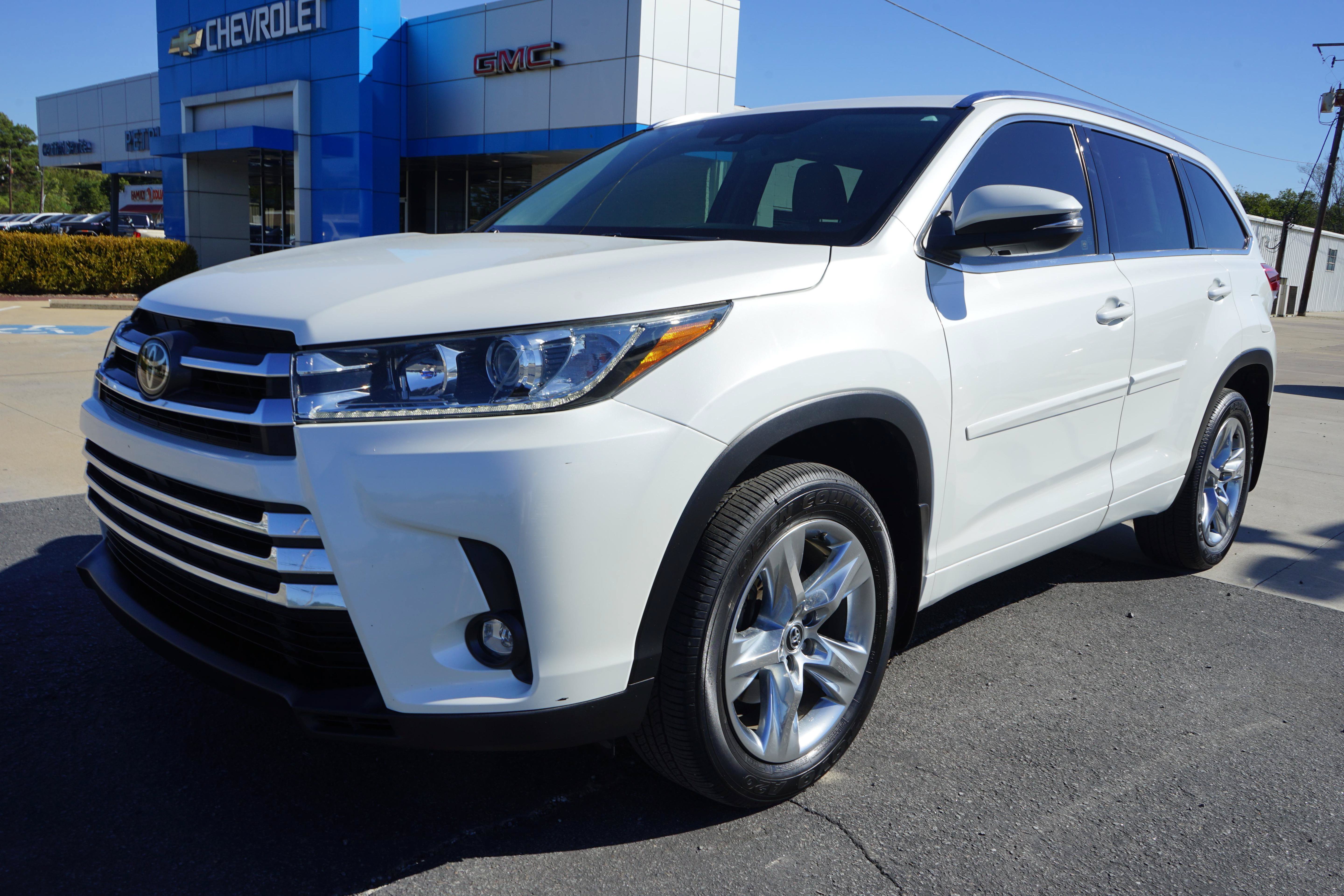 Used 2019 Toyota Highlander Limited FWD image 1