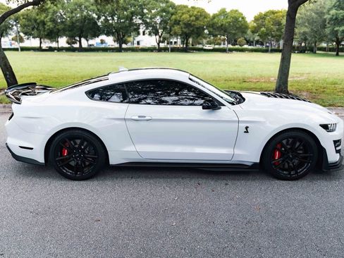 Used 2022 Ford Mustang Shelby GT500 w/ Technology Package RWD image 3