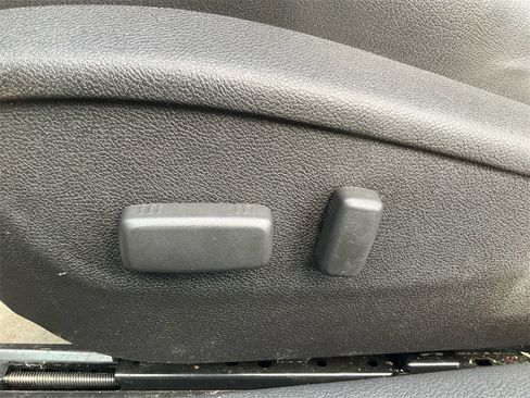 Used 2010 Chevrolet Camaro SS image 25