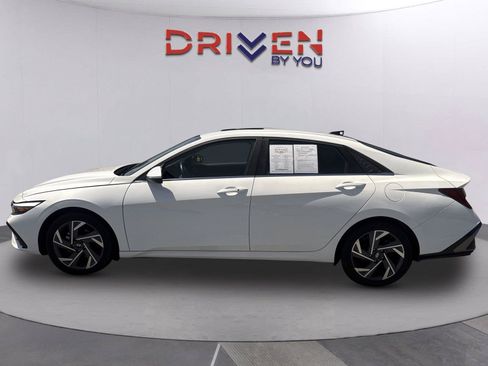 Used 2025 Hyundai Elantra SEL FWD image 7