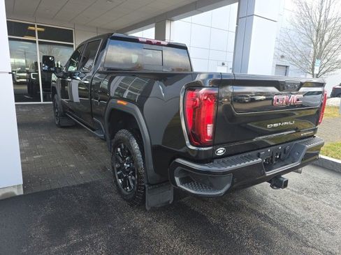 Used 2022 GMC Sierra 3500 Denali w/ Denali Black Diamond Edition image 2
