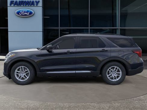 Used 2025 Ford Explorer Active w/ Active Comfort Package RWD image 3
