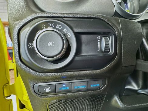 Used 2023 Jeep Wrangler Unlimited Rubicon 4xe w/ Cold Weather Group AWD/4WD image 19