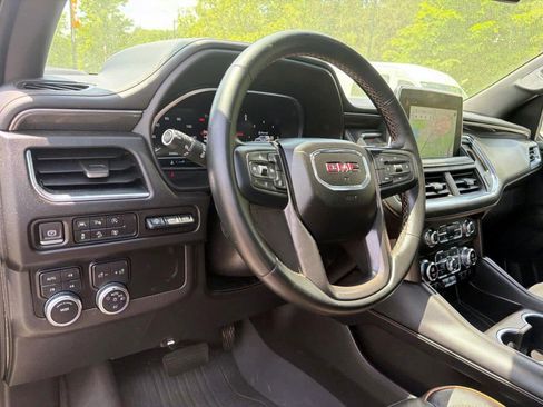Used 2023 GMC Yukon AT4 w/ AT4 Premium Package AWD/4WD image 19