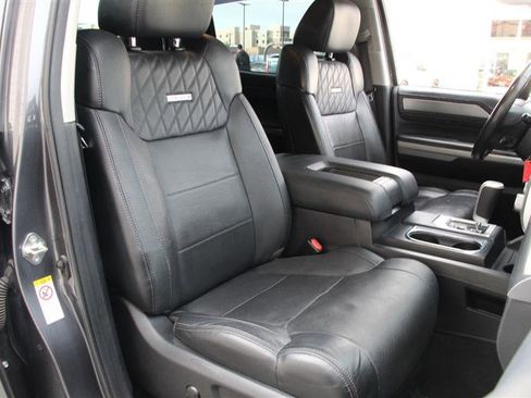 Used 2019 Toyota Tundra Platinum image 18