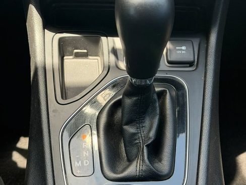 Used 2019 Jeep Cherokee Latitude Plus FWD image 17