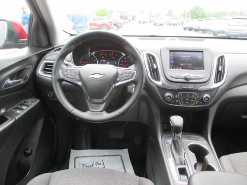 Used 2024 Chevrolet Equinox LT FWD image 12