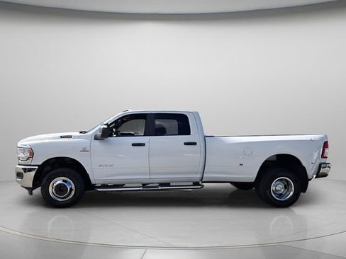 Used 2024 RAM 3500 Big Horn AWD/4WD image 3