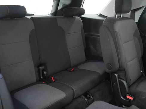 Used 2018 Chevrolet Traverse LT w/ LPO, Floor Liner Package AWD/4WD image 13