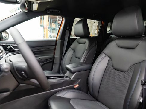 Used 2026 Jeep Compass Latitude image 21