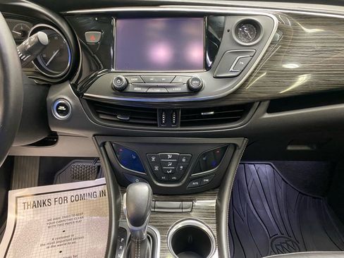 Used 2018 Buick Envision Essence image 28