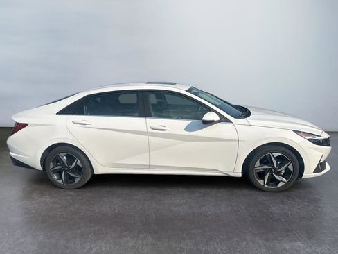 Used 2023 Hyundai Elantra Limited w/ Cargo Package image 4